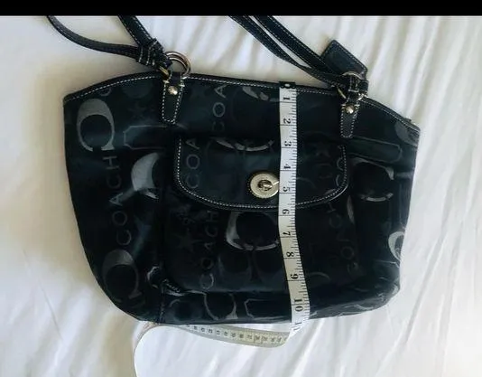 Coach Neatly used Hand bag.See pictures for measurements - Image 2