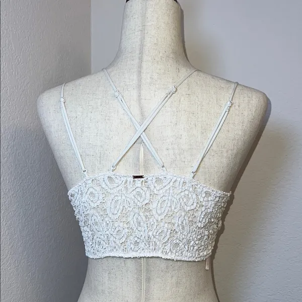 PINK Victoria's Secret Cream Lace‎ Bralette with Scalloped Trim Size Small - Image 3