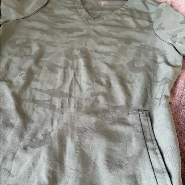 Healing Hands Olive Green Camo Print Two Pocket Scrub Top - Image 2