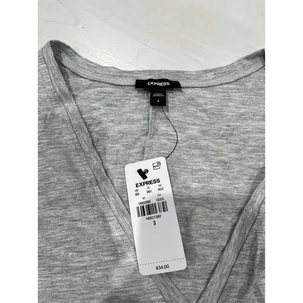 NWT express size small‎ v neck grey top - Image 2