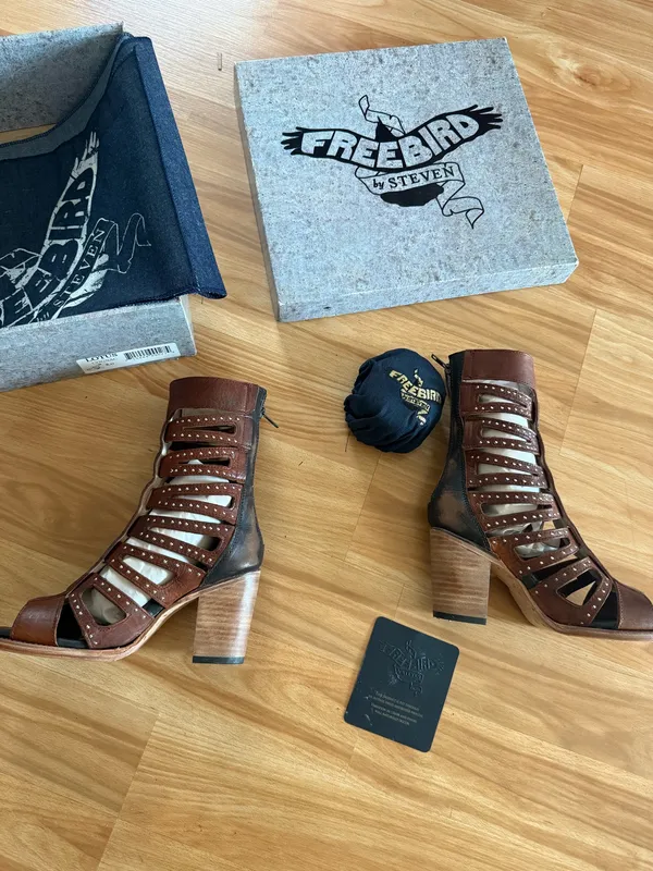 Awesome New FREEBIRD by Steven Lotus Stud Gladiator Heels - Cognac - Sz 8 - Image 5