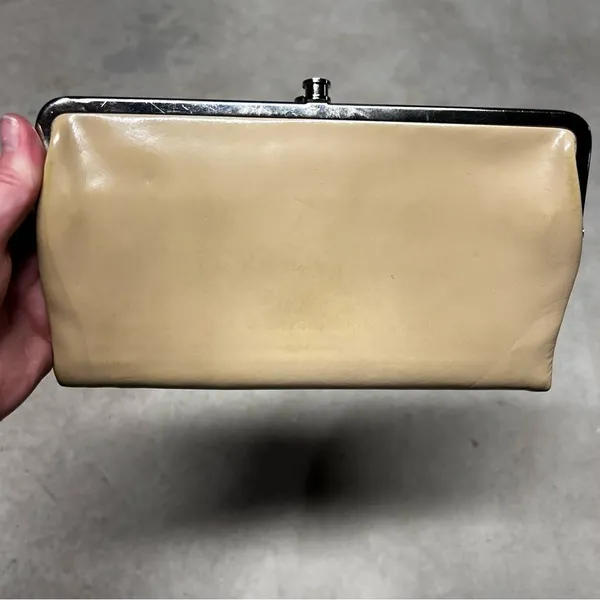 HOBO International Lauren Genuine Leather Clutch Bifold Wallet in Tan/Beige - Image 2