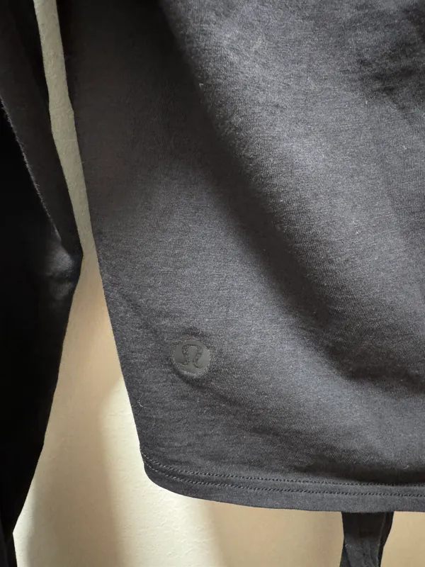 Lululemon Cropped Long Sleeve - Image 3