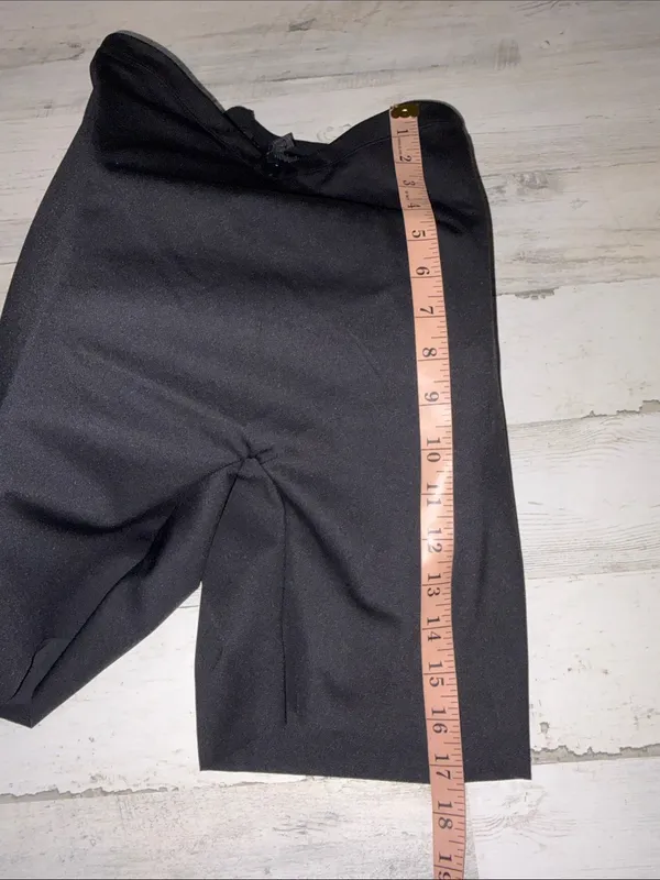 SKIMS Black Hip Shaping Enhancement Padded Mid Thigh Short Size Large - Image 6
