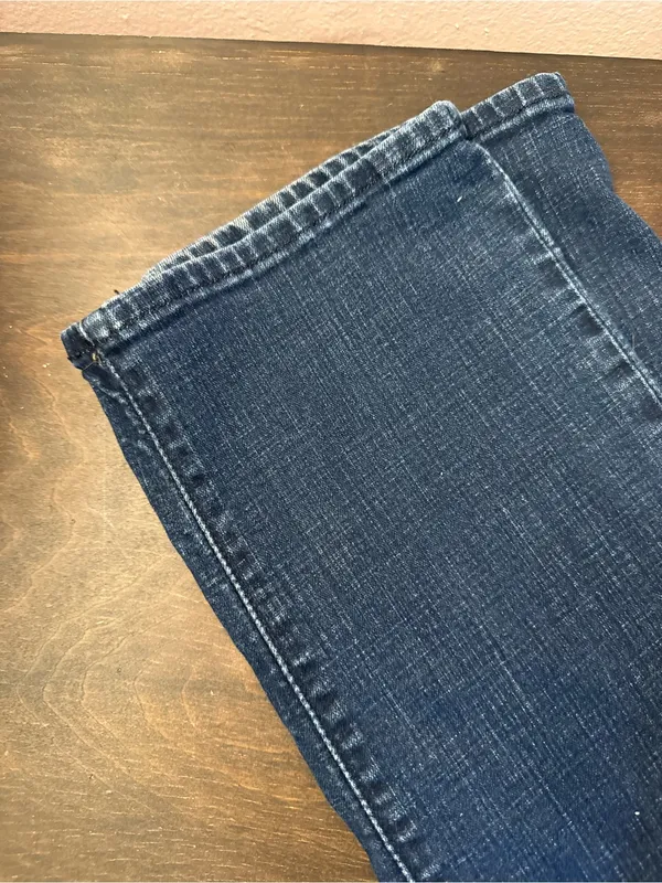 505 Straight Levi's Straight Leg Jeans in Dark Blue Wash - Image 3