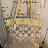 F18385 Coach signature Shoulder bag Photo 0