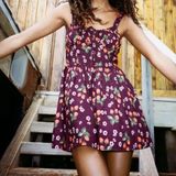 Urban Outfitters Tate Tie Romper Strawberry Maroon Ruffle‎ size medium Photo 0