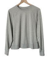 Vuori Woman's Halo DreamKnit Pullover Crewneck Sweatshirt Heather Grey Medium Photo 0