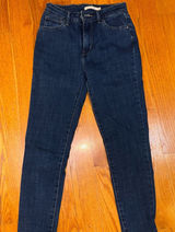🍎Levi jeans Dark Blue Women’s Skinny Jeans Photo 0