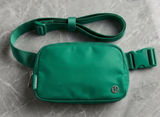 Lululemon Everywhere Belt Bag 1L - Emerald / Kelly Green Photo 0