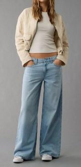 American Eagle Low Rise Ultra Wide Leg Strigid Jeans Photo 0