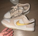 Nike Dunk Low Women’s Photo 0