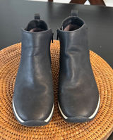 LifeStride Women Black Active Arch Sneaker Booties Soft Ankle Boots size‎ 9W Photo 0