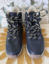 Nautica Outdoor Lace Up Winter Aliza Boots Women's Navy /‎ Tan / White SZ 8 Photo 0