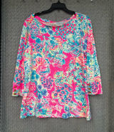 Lilly Pulitzer Alinda Top with a boat neck and 3/4 length sleeves size Medium Photo 0