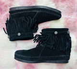 Minnetonka Women Black Suede Fringe Back Zip Moccasin Boots 299 Size 7 Photo 0