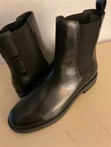 J. Crew women black Leather Chelsea Ankle Boots US 9 Photo 0