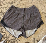 Lululemon Hot Hot Shorts 2.5” Photo 0