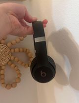Beats Solo Wireless Headphones Photo 0