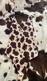 Boutique Cow print Photo 0