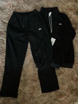 Alo Athletic Tracksuit Set Size M Sweat Pants and Top Photo 0