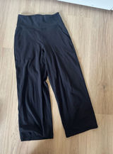 Lululemon Wide-Leg Crop Yoga Pants black Photo 0