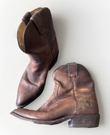 Frye - women's Billy short cowgirl western leather 77816 F973 Brown Color 7.5B Photo 0