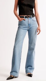 Abercrombie & Fitch 90s Relaxed High Rise Light Wash Jeans Size 26 or 2XS Photo 0