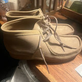 Originals Wallabees in the iconic Maple/Beige Suede Photo 0