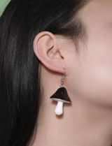 Black and red mushroom dangle earrings, fairycore, cottagecore Photo 0