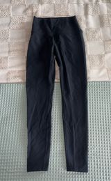 ALO Yoga Leggings Photo 0
