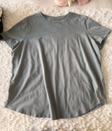 Lululemon shirt Photo 0