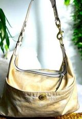 Coach Hampton F10699 signature Shoulder Bag Photo 0