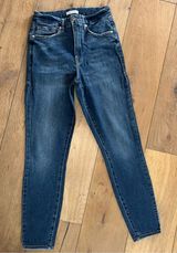 Good America Good Legs Skinny Jean Stretch 6/28 Photo 0