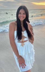 White dress Photo 0