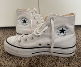 Converse Women’s Chuck Taylor Photo 0