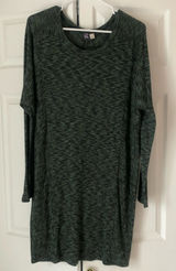 Green scoop neck sweater dress Photo 0