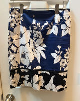 Sz 4- White House Black Market Navy & White Floral Pencil Skirt Photo 0