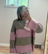 H&M Sweater Photo 0