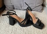 Black Chunky Heels Photo 0