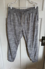 Vuori‎ women's gray camo Performance Joggers size xl Photo 0