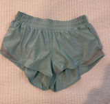 Lululemon Hotty Hot Shorts 2.5" Low-Rise Photo 0