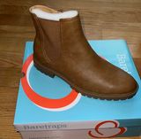 Bare Traps Boots Photo 0