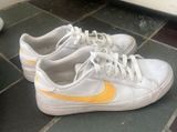 Super Cute Nike Shoes Women’s Size 8 Photo 0