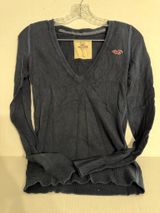 Hollister Ladies V Neck Pullover Sweater  Photo 0