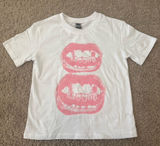 SheIn white graphic tee with two pink mouths Photo 0