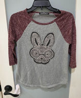 Almost Famous Bunny Graphic Raglan Tee – Women’s Small Grey & Burgundy Photo 0