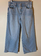 American Eagle Low-Rise Ultra Wide Leg Jeans Size 4 Light Wash Denim Photo 0