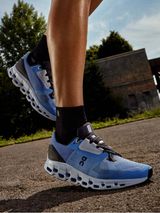 On Running Cloudstratus shoes Women's Size 8 marina/magnet FAIR CONDITION Photo 0