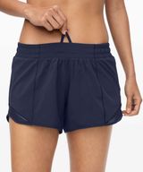 Lululemon Hotty Hot 4" Photo 0
